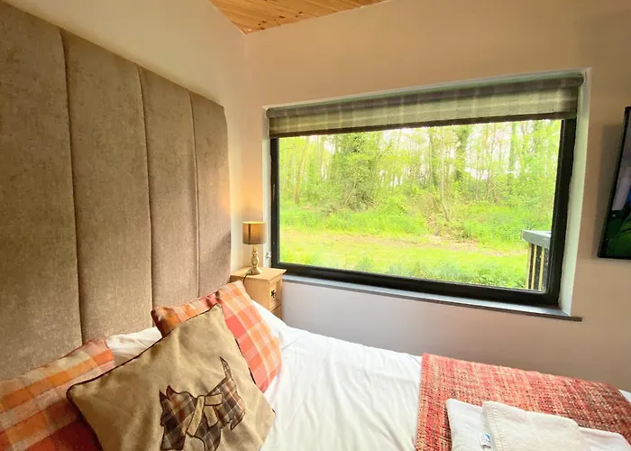 Arc Pod-Hottub-Huntersmoon-Warminster-Bath