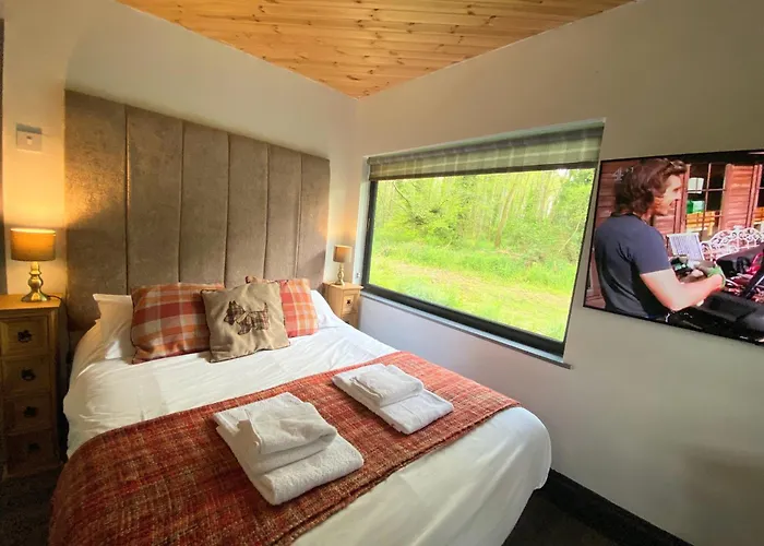 Arc Pod-Hottub-Huntersmoon-Warminster-Bath