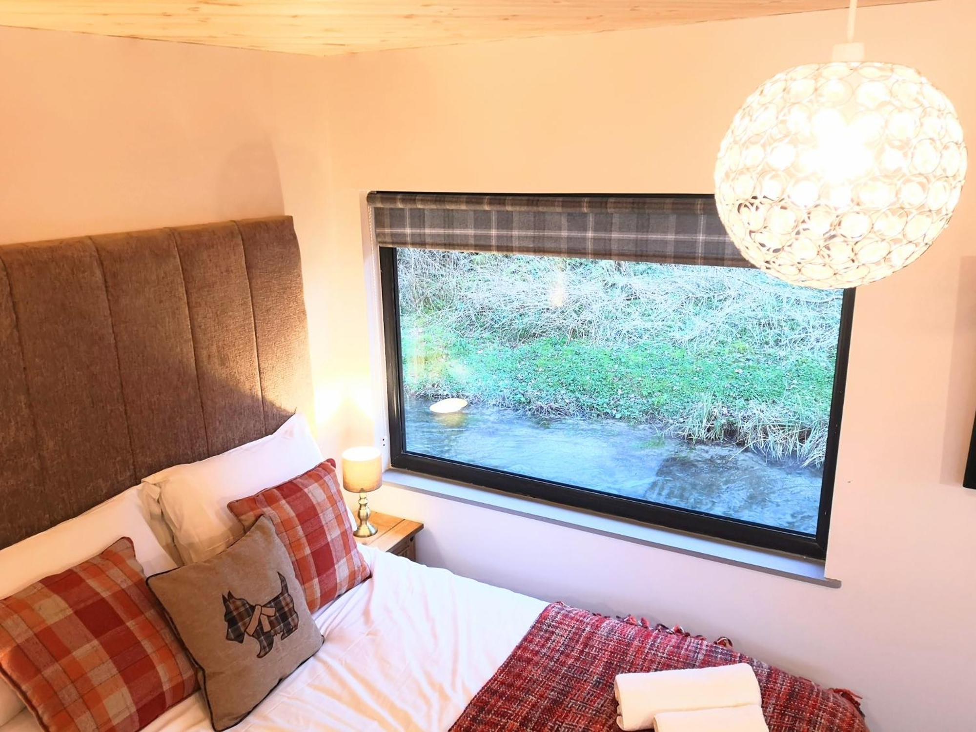 Apartment Arc Pod-hottub-huntersmoon-warminster-bath *