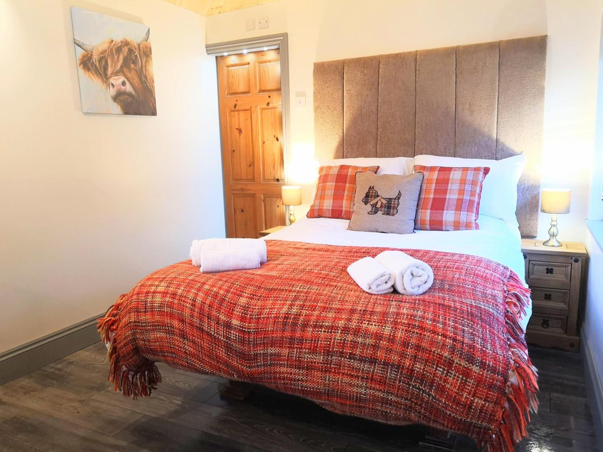 Arc Pod-hottub-huntersmoon-warminster-bath Apartment