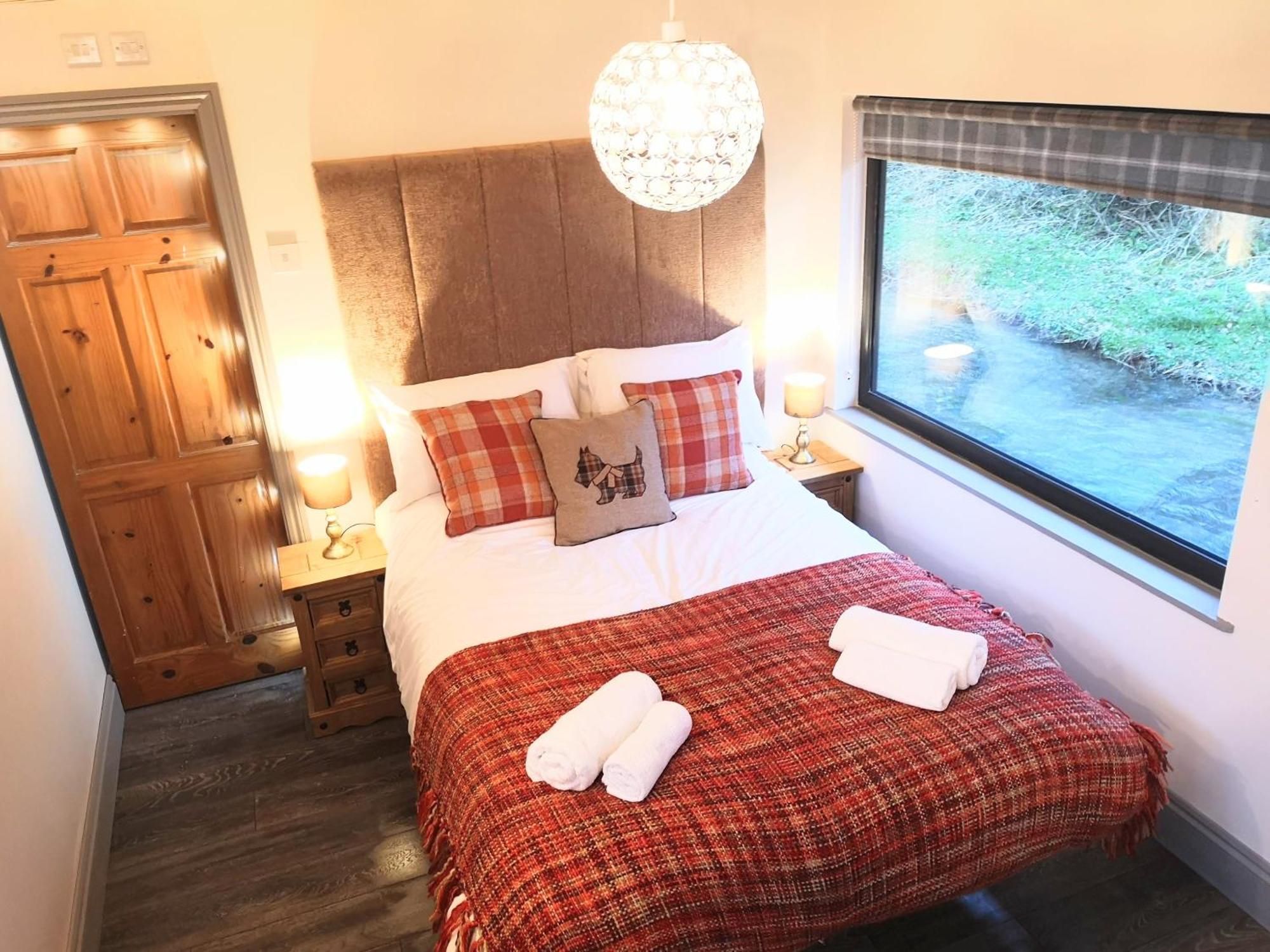 Arc Pod-hottub-huntersmoon-warminster-bath * Warminster