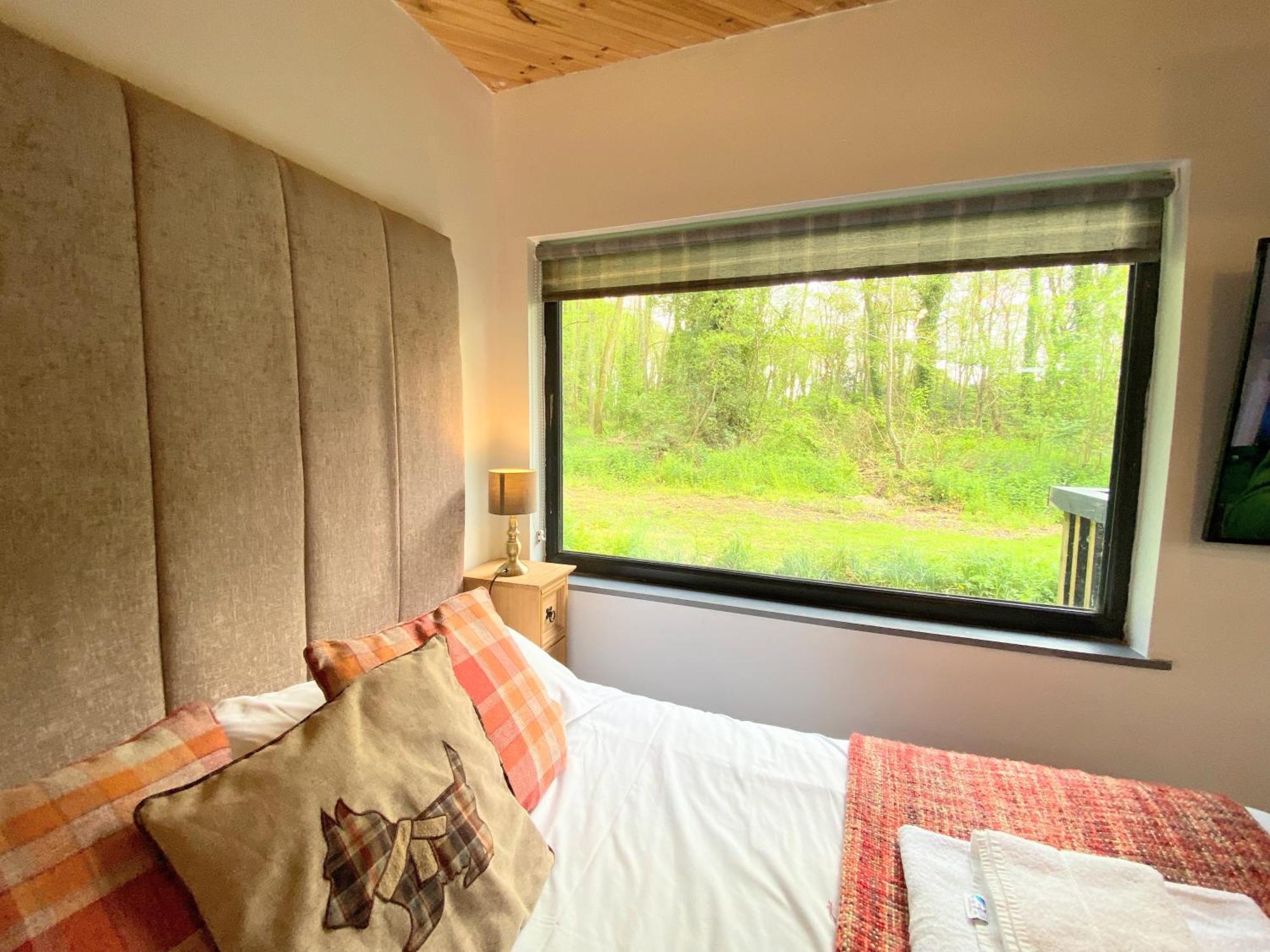 Apartment Arc Pod-hottub-huntersmoon-warminster-bath *