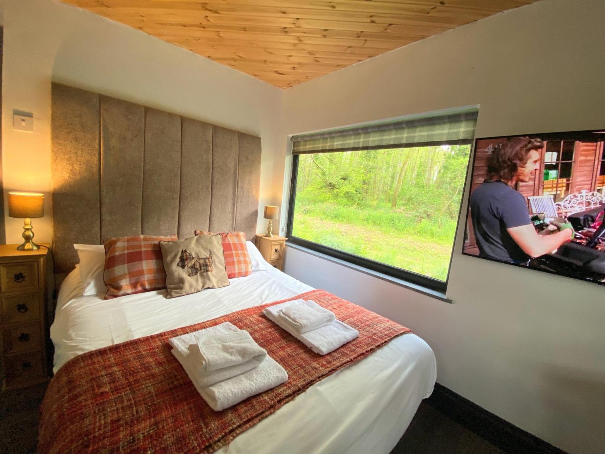 Arc Pod-hottub-huntersmoon-warminster-bath Apartment Warminster